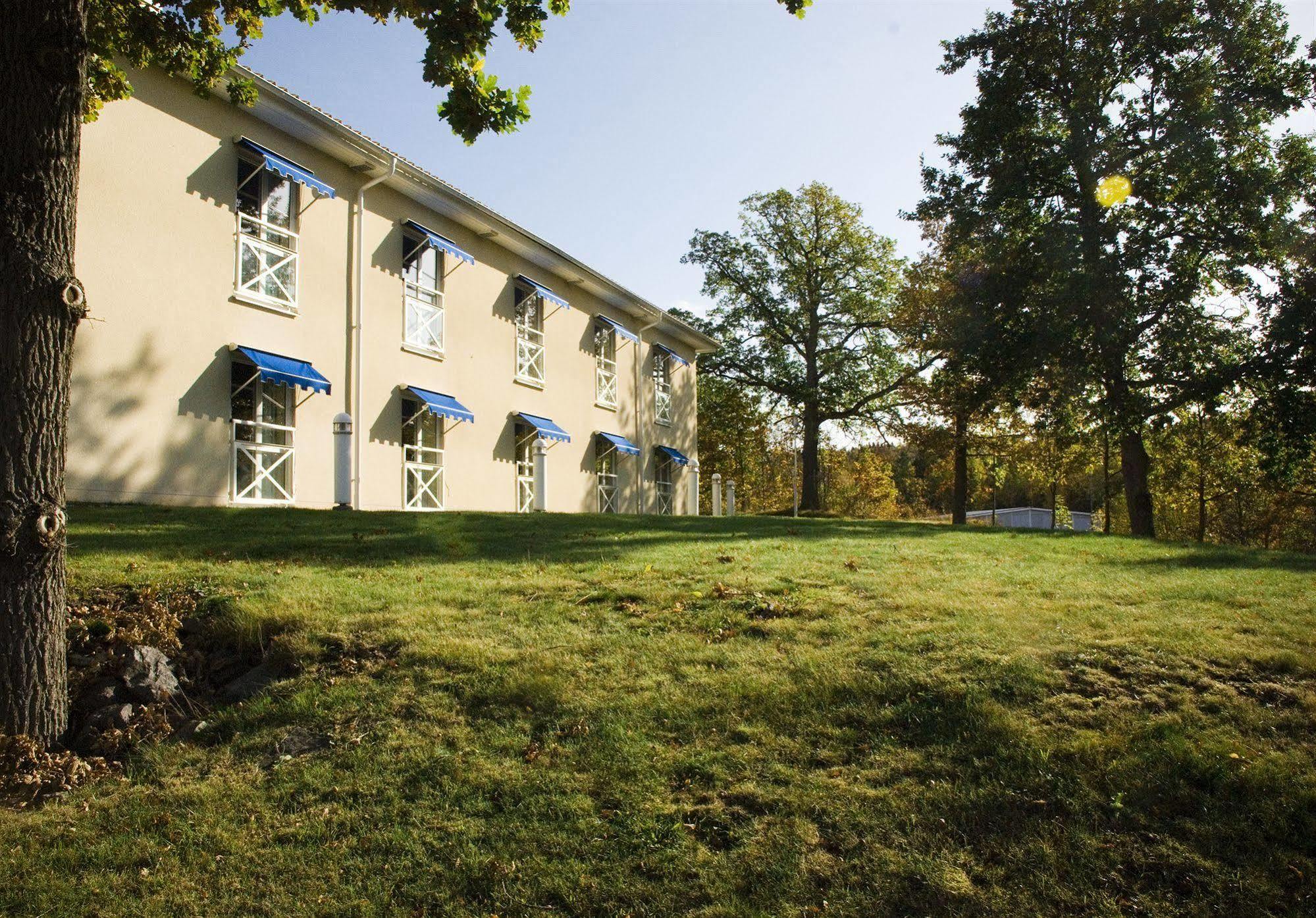 Vaetterleden Hotell & Restaurang Гренна Экстерьер фото